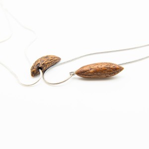 Collana con Seme di Ulivo